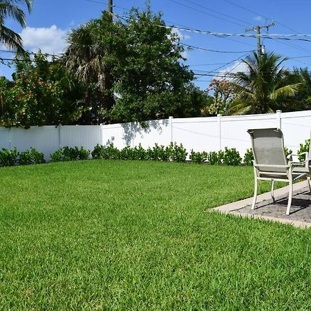 Cozy Cottage Near Vanderbilt Beach Naples Exterior photo