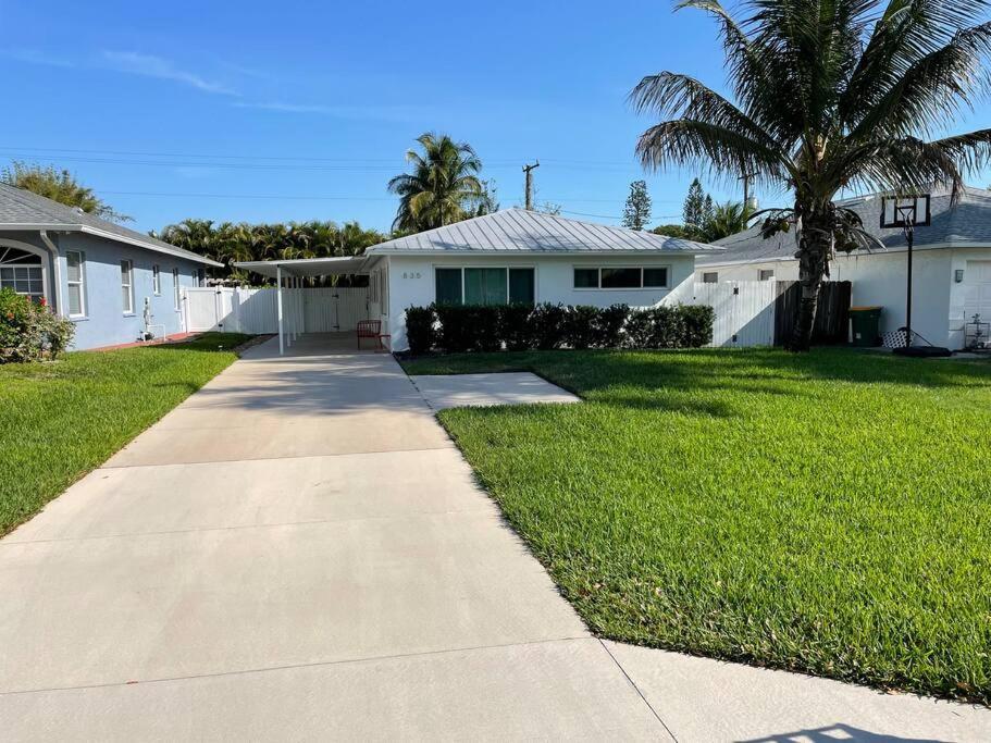 Cozy Cottage Near Vanderbilt Beach Naples Exterior photo